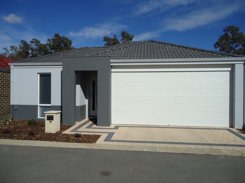 4/2 Briza Lane, Forrestfield WA 6058