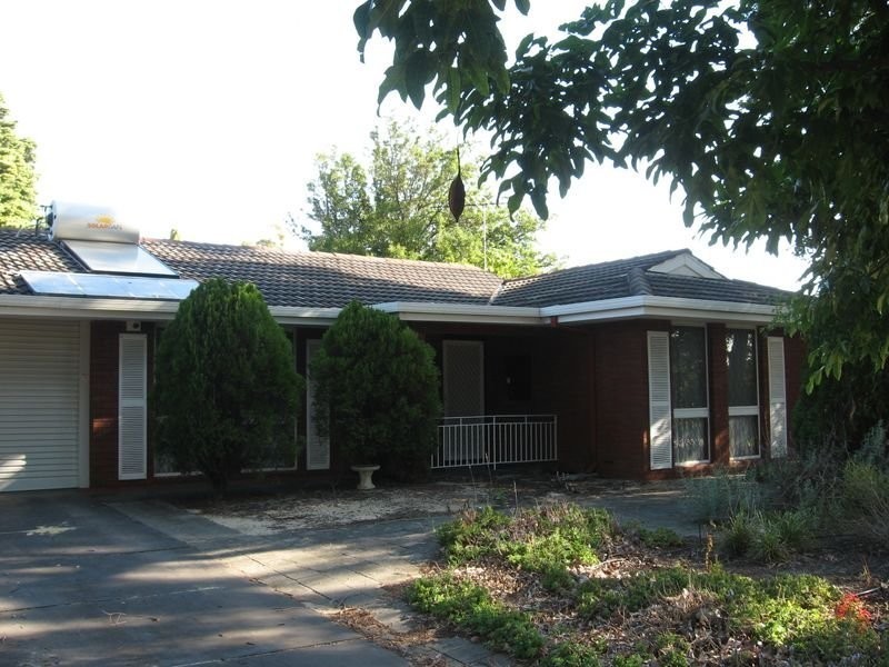 36 Bugendore Street, Maida Vale WA 6057