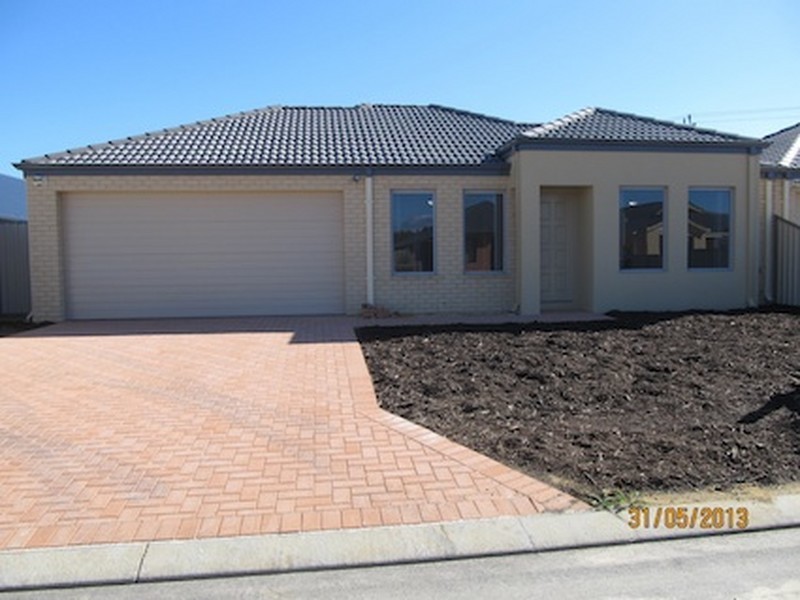 4 Bluebell avenue, High Wycombe WA 6057