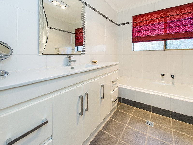 36 Macao Road, High Wycombe WA 6057