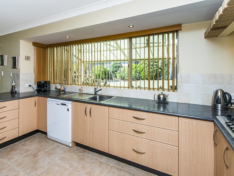 36 Macao Road, High Wycombe WA 6057