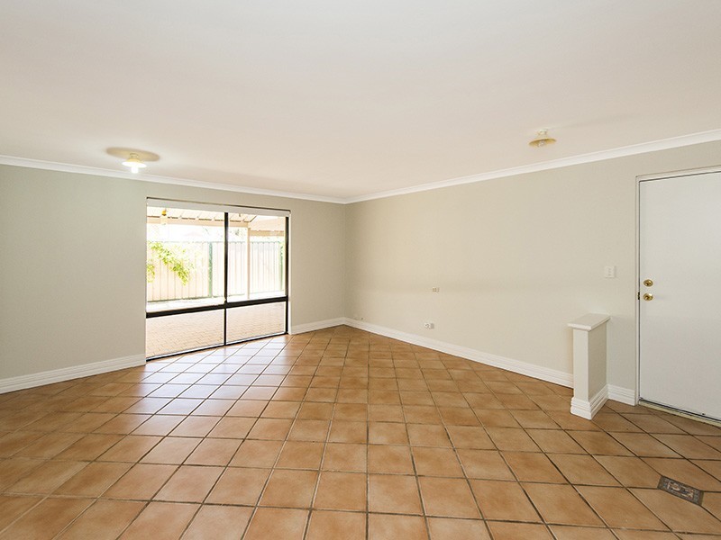 2 Babbler Court, Maida Vale WA 6057