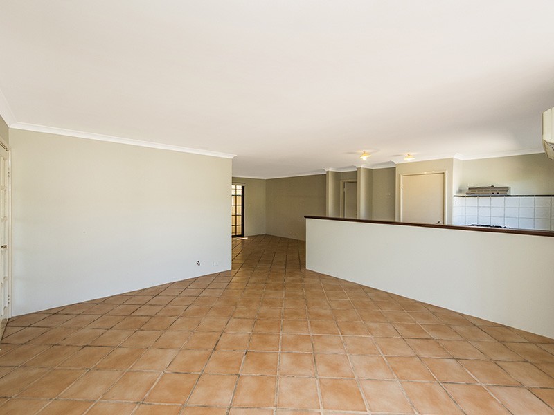 2 Babbler Court, Maida Vale WA 6057