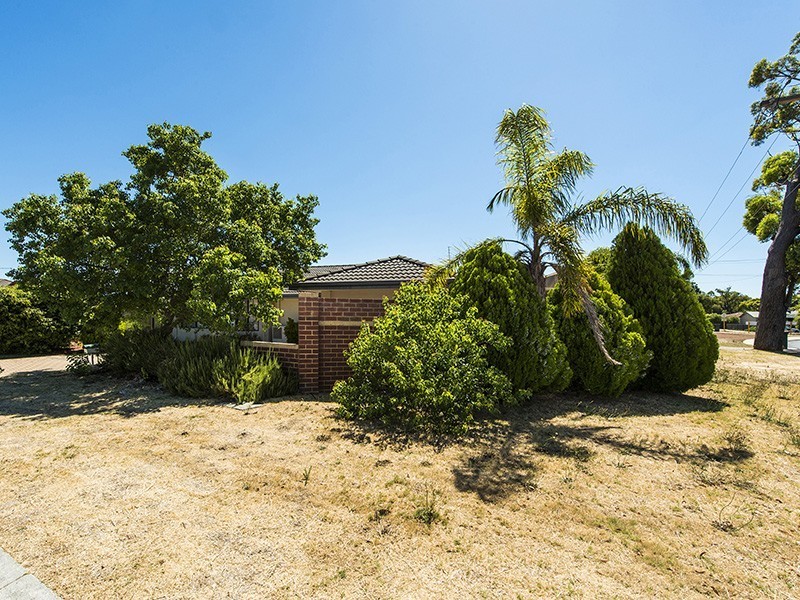 2 Babbler Court, Maida Vale WA 6057