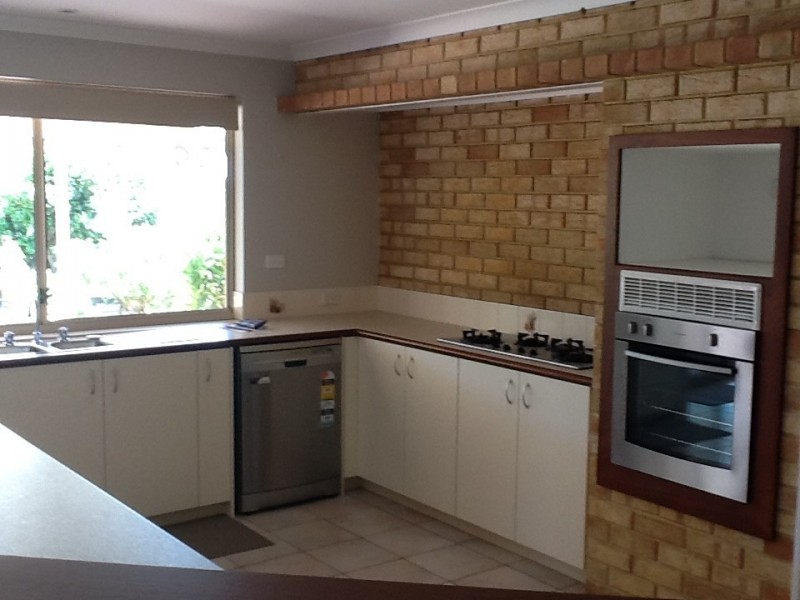8 Citrine Gardens, Forrestfield WA 6058