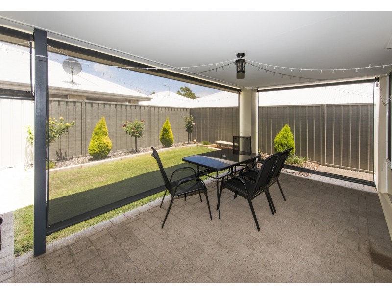 2/458 Kalamunda Road, High Wycombe WA 6057