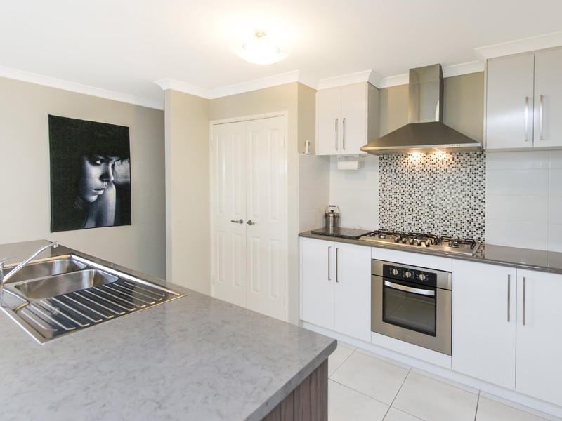 2/458 Kalamunda Road, High Wycombe WA 6057