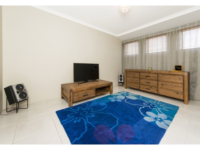 2/458 Kalamunda Road, High Wycombe WA 6057