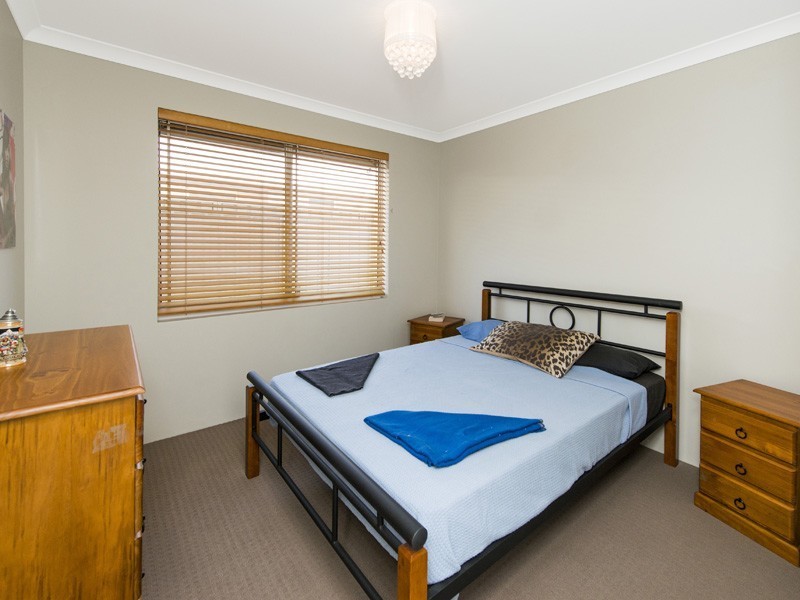 2/458 Kalamunda Road, High Wycombe WA 6057