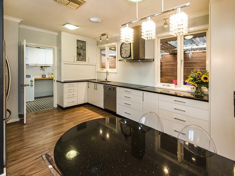 3 Kalbarri Street, Lesmurdie WA 6076