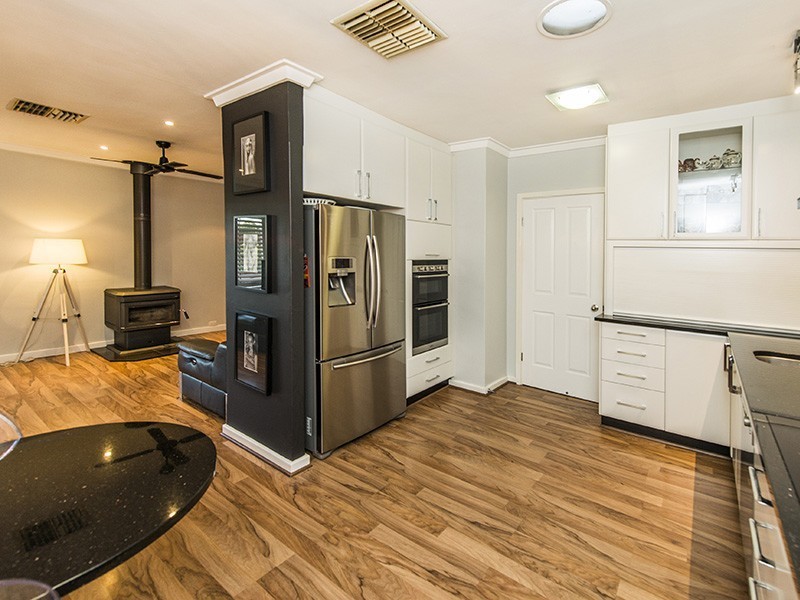 3 Kalbarri Street, Lesmurdie WA 6076