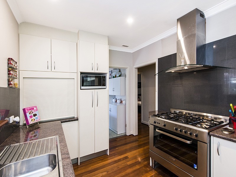 16 Edney Road, High Wycombe WA 6057