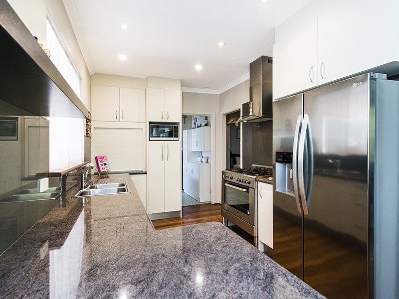 16 Edney Road, High Wycombe WA 6057