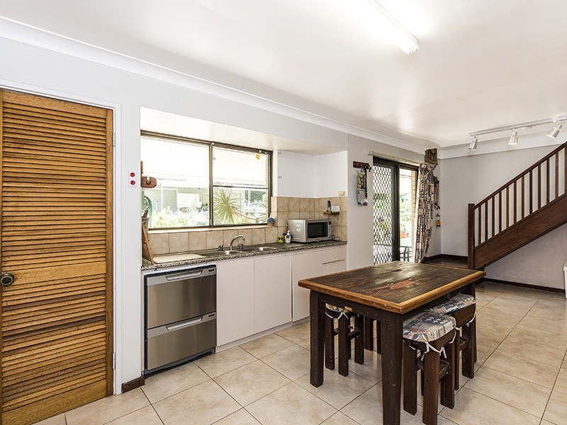 44 Hinkler Road, Kalamunda WA 6076