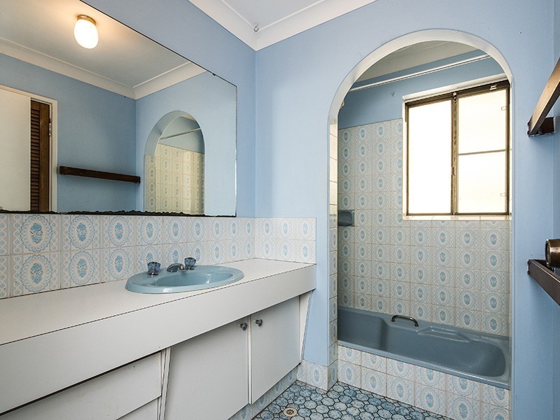 44 Hinkler Road, Kalamunda WA 6076