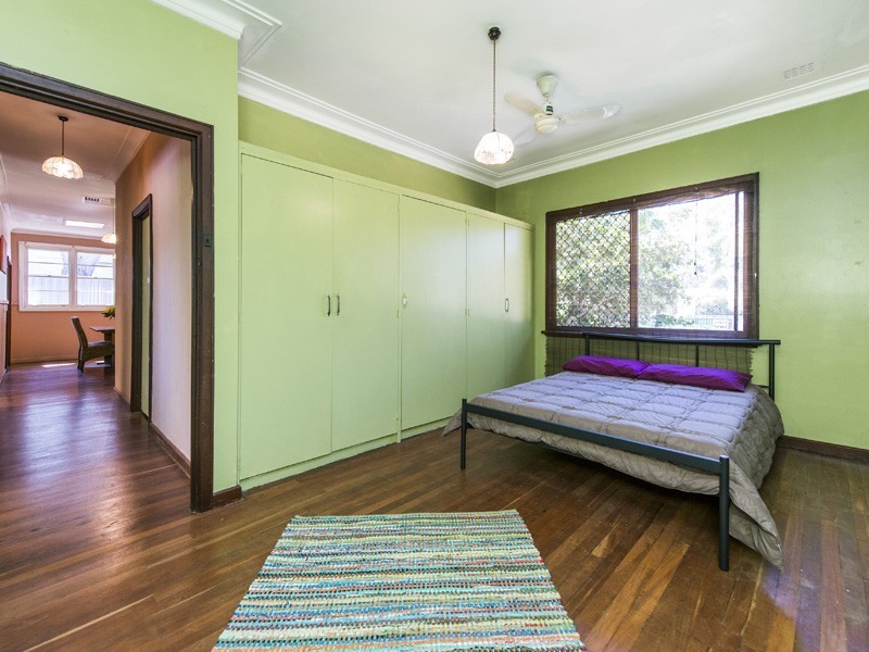 1 Frederic Street, Koongamia WA 6056