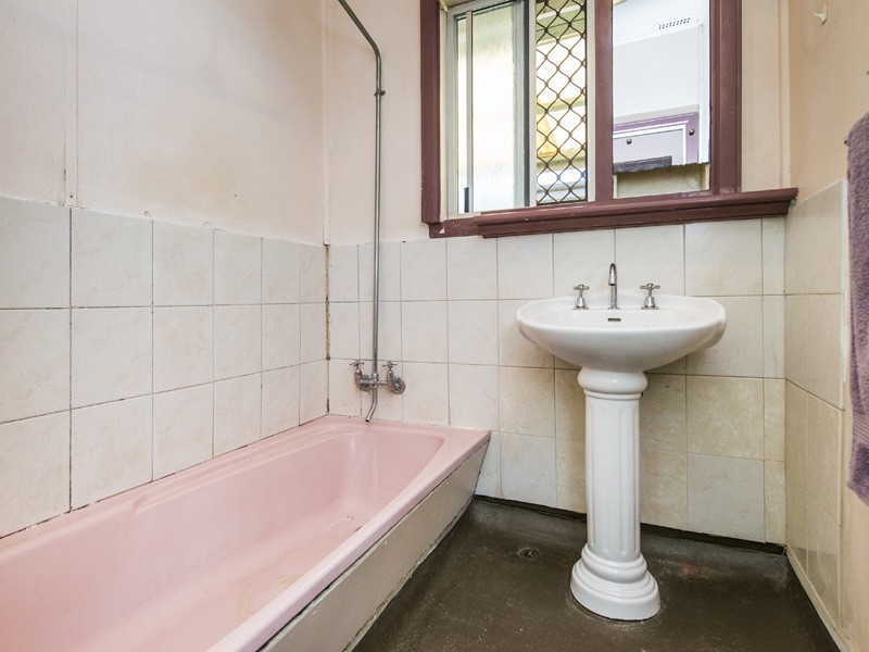 1 Frederic Street, Koongamia WA 6056