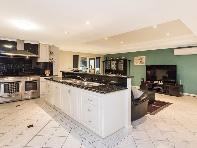17 The Boulevard, Gooseberry Hill WA 6076