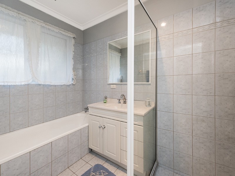 17 The Boulevard, Gooseberry Hill WA 6076