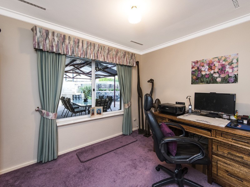 17 The Boulevard, Gooseberry Hill WA 6076