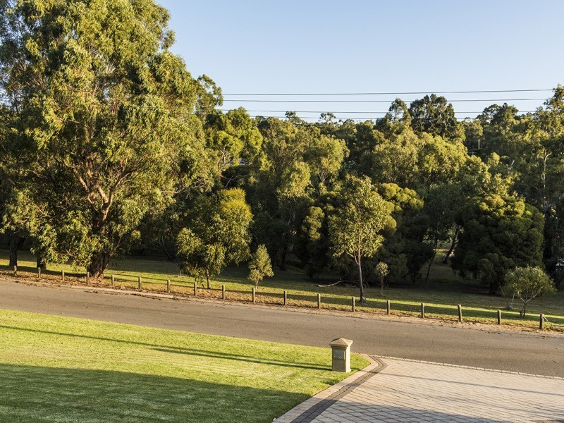 17 The Boulevard, Gooseberry Hill WA 6076