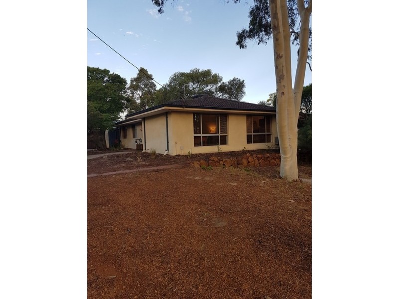 8 Crestview Crescent, Kalamunda WA 6076