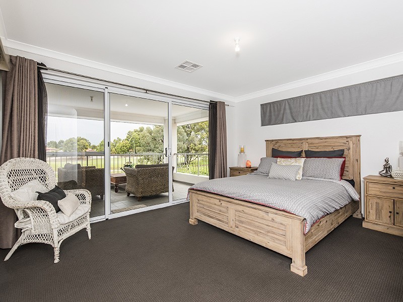 8 Longview Way, The Vines WA 6069