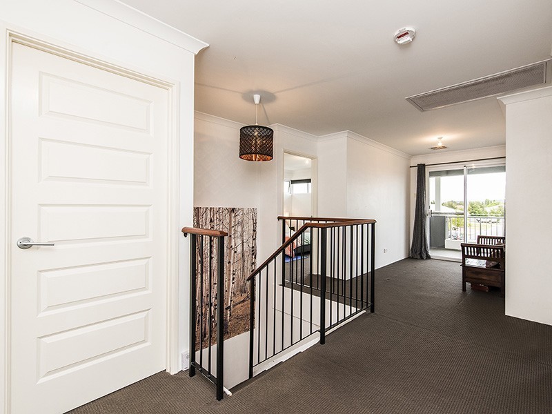 8 Longview Way, The Vines WA 6069