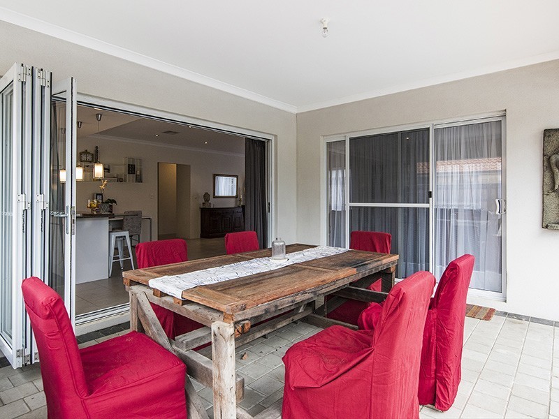 8 Longview Way, The Vines WA 6069