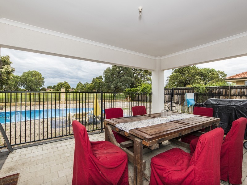 8 Longview Way, The Vines WA 6069