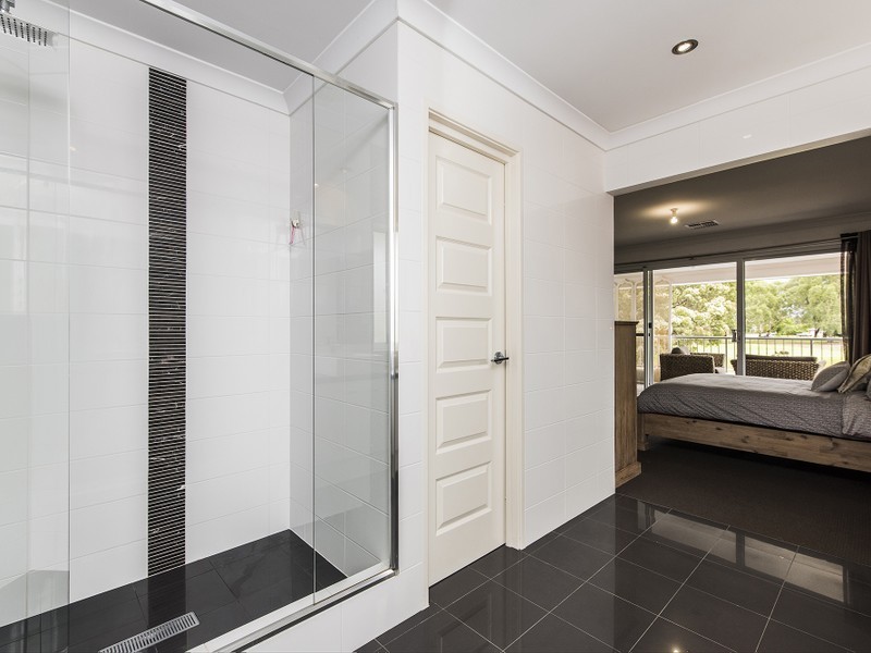 8 Longview Way, The Vines WA 6069