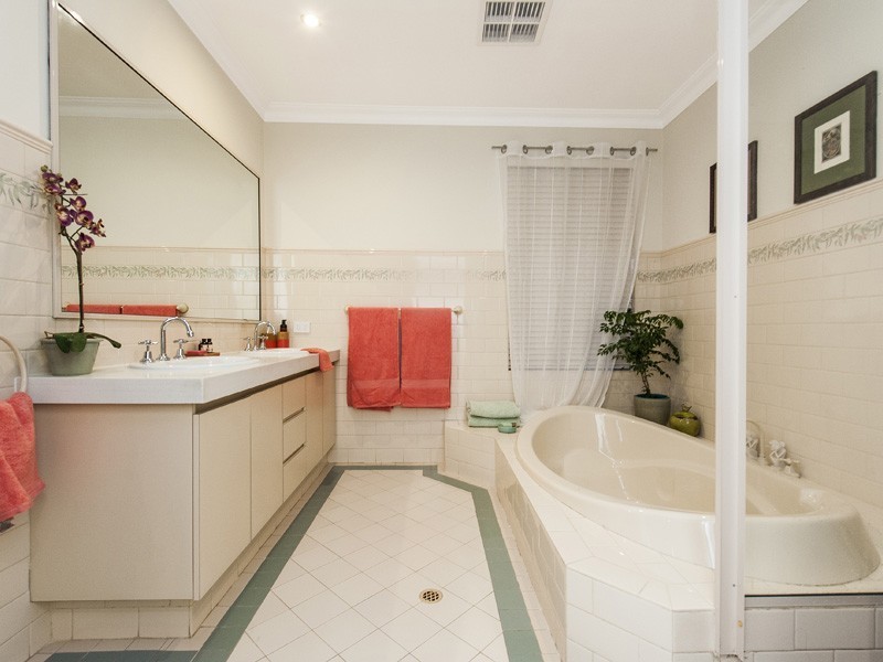 41 Brine Road, Kalamunda WA 6076