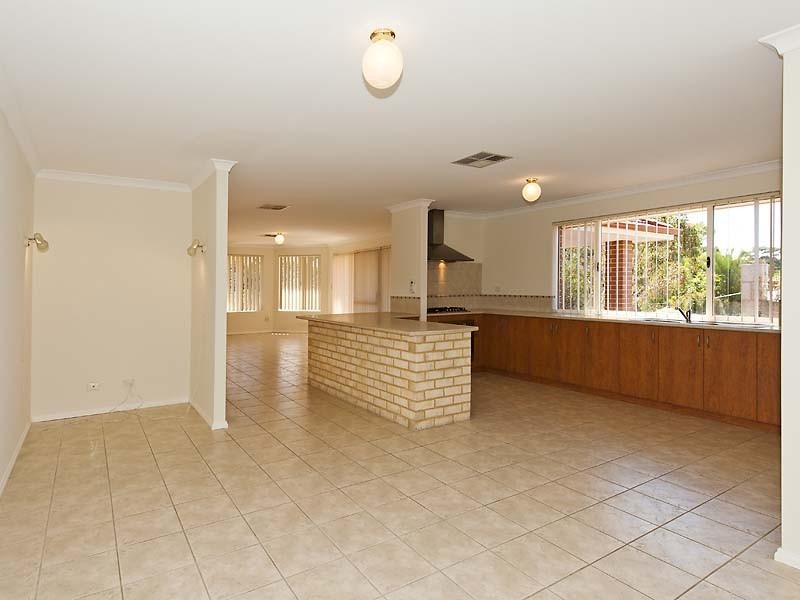 88 Lambertia Crescent, High Wycombe WA 6057