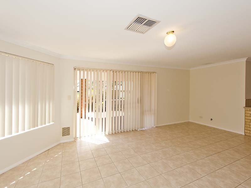 88 Lambertia Crescent, High Wycombe WA 6057