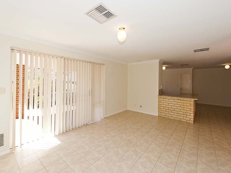 88 Lambertia Crescent, High Wycombe WA 6057