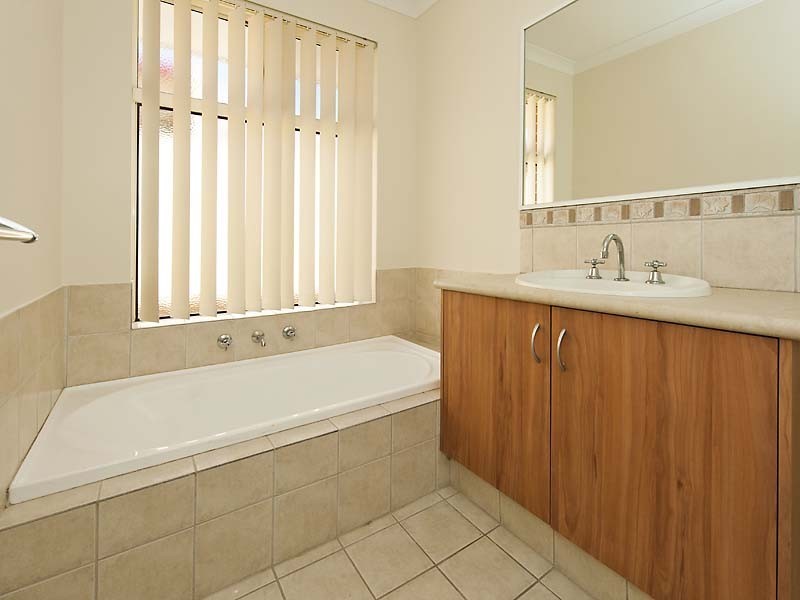 88 Lambertia Crescent, High Wycombe WA 6057