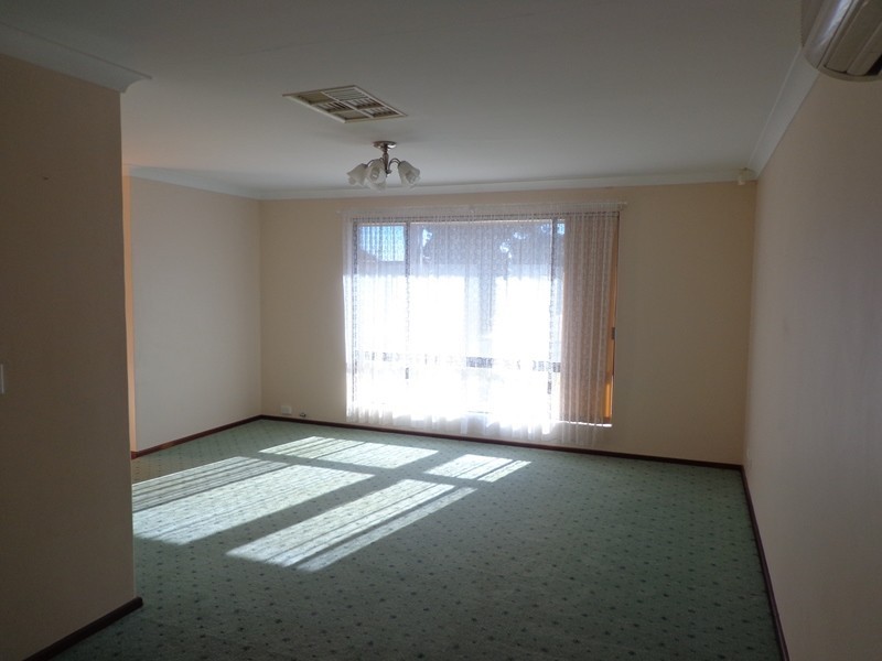 27 Agincourt Drive, Forrestfield WA 6058