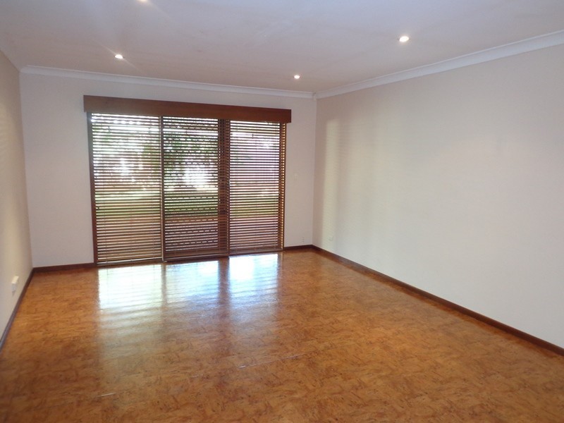 27 Agincourt Drive, Forrestfield WA 6058