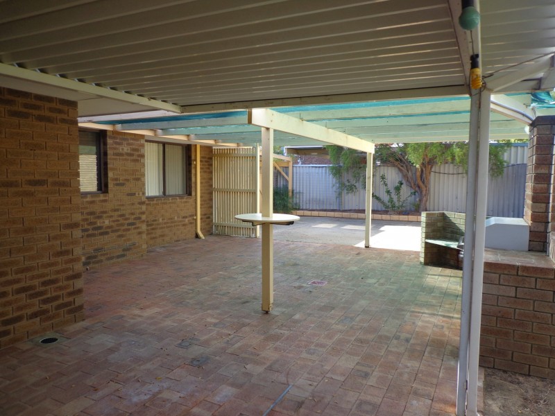 27 Agincourt Drive, Forrestfield WA 6058