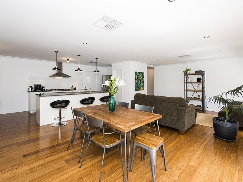 6 Gilba Place, Maida Vale WA 6057