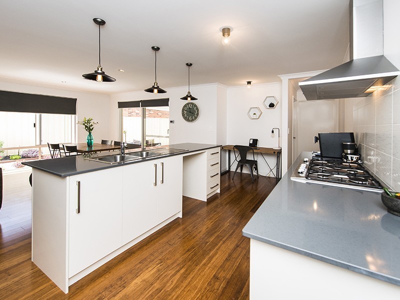 6 Gilba Place, Maida Vale WA 6057