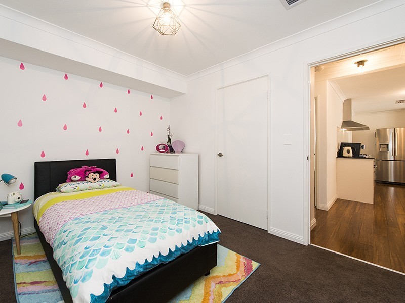 6 Gilba Place, Maida Vale WA 6057