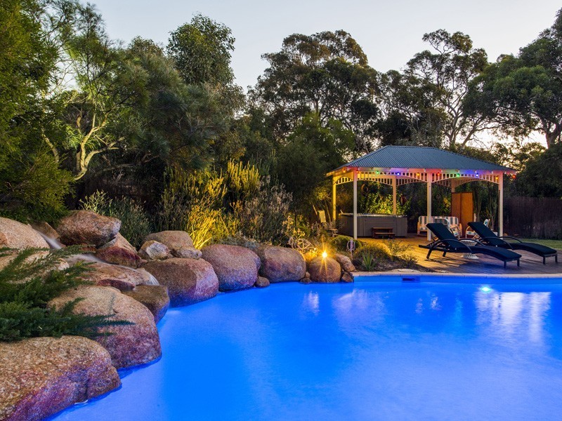 16 John Farrant Drive, Gooseberry Hill WA 6076