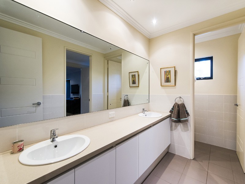 16 John Farrant Drive, Gooseberry Hill WA 6076