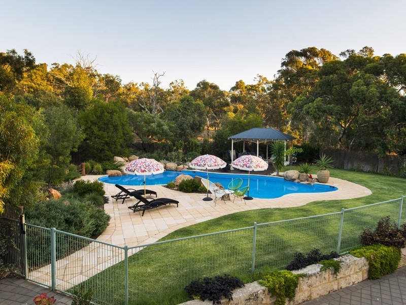 16 John Farrant Drive, Gooseberry Hill WA 6076