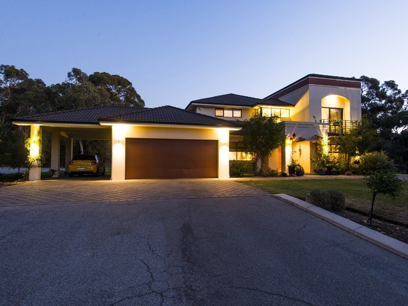 16 John Farrant Drive, Gooseberry Hill WA 6076