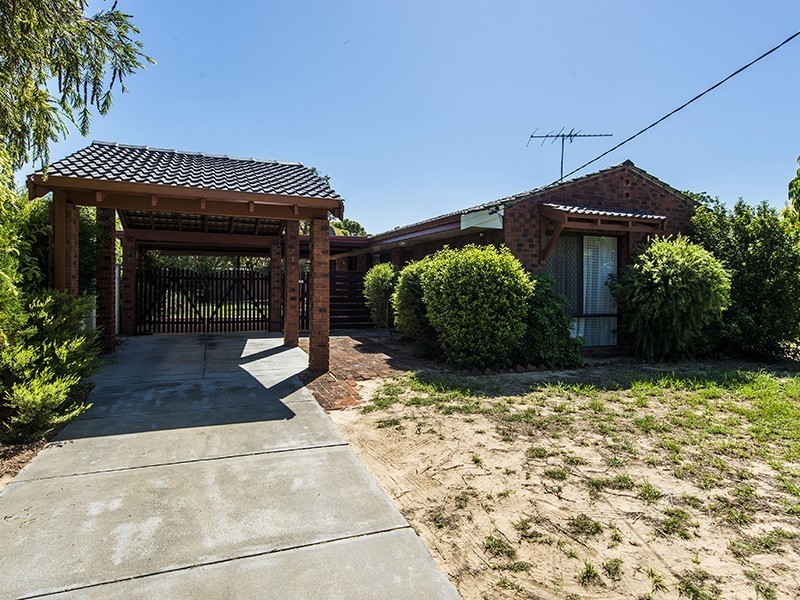 12 Essex Street, Forrestfield WA 6058
