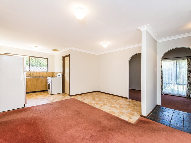 12 Essex Street, Forrestfield WA 6058