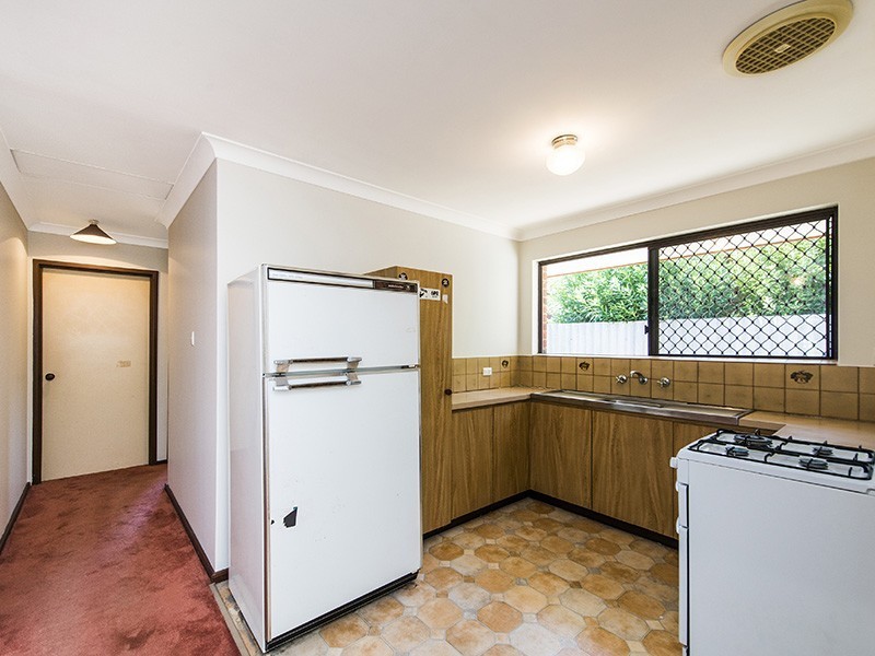 12 Essex Street, Forrestfield WA 6058