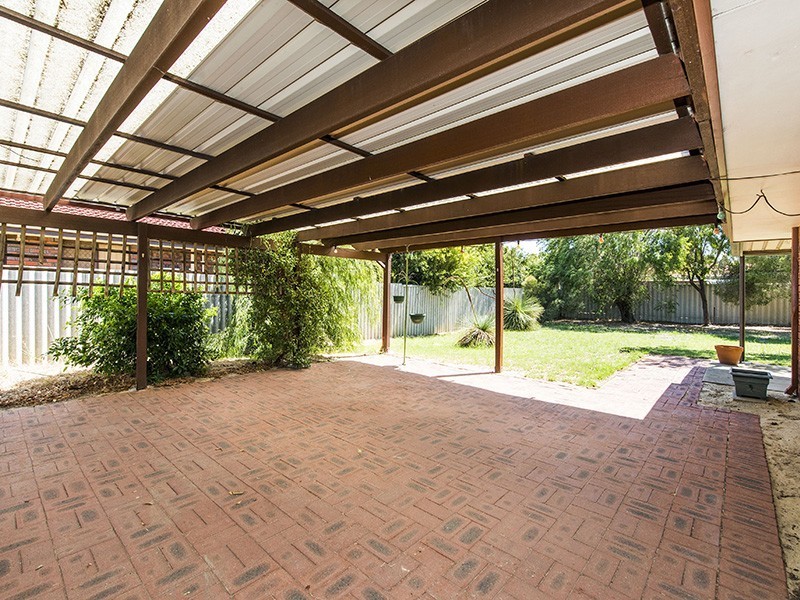 12 Essex Street, Forrestfield WA 6058